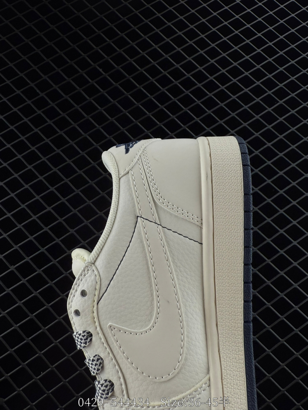 Travis Scott x Air Jordan 1 ” Reverse Mocha “